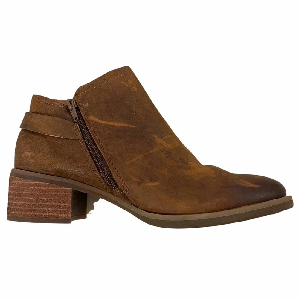 Korks Sonya Ankle Tan Distressed Booties NWOT_3